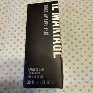 IL MAKIAGE Woke Up Like This Foundation - Black and Silver